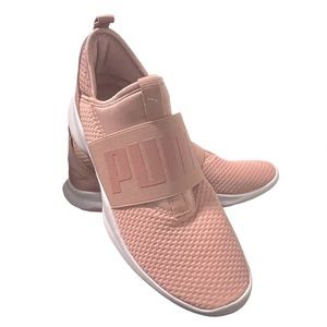 Puma Ladies Size 8  Color: Peach